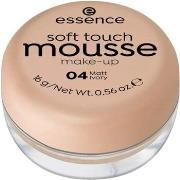 Foundations en Concealers Essence Soft Touch Mousse Foundation Make-up