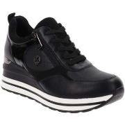 Sneakers Queen Helena X31-34