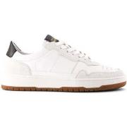 Sneakers National Standard -