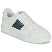 Lage Sneakers Armani Exchange XUX241