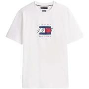 T-shirt Korte Mouw Tommy Hilfiger LINEAR FLAG GRAPHIC TEE