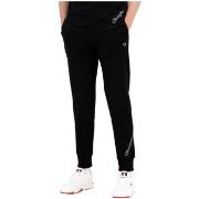 Broeken Champion Asymmetric Script Logo