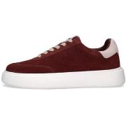 Lage Sneakers Guess FMFPLASUE12