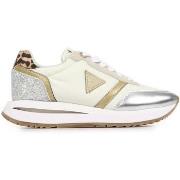 Lage Sneakers Guess Eagar