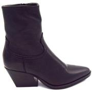 Boots Semerdjian e702e11