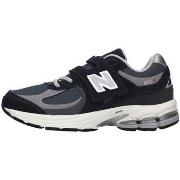 Baskets basses enfant New Balance PV2002SF