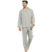 Pyjamas / Chemises de nuit Walter Grange 1790