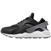 Baskets basses Nike AIR HUARACHE RUN J22