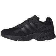 Baskets basses adidas YUNG-96