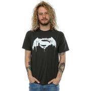 T-shirt Dc Comics Batman v Superman Beaten Logo