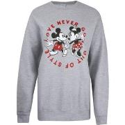 Sweat-shirt Disney Love Never Goes Out Of Style