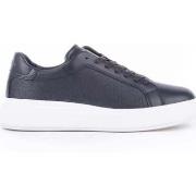 Baskets basses Calvin Klein Jeans Low Top Lace Up Lth Perf Mono