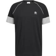 T-shirt adidas HC2088