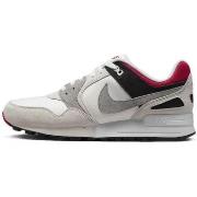 Baskets basses Nike PEGASUS 89