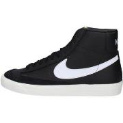 Baskets Nike BQ6806-002