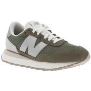 Baskets basses New Balance 23829CHAH24