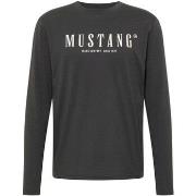 T-shirt Mustang T-shirt coton col rond manches longues droit