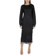 Robe courte Vila VISONJA MIDI BODYCON MIDI KNIT DRESS /KA 14103827