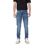 Jeans Calvin Klein Jeans J30J326527