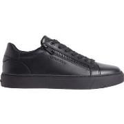 Baskets basses Calvin Klein Jeans low top lace up sport shoe triple bl...