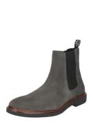 Chelsea boots