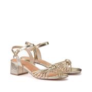 Metallic sandalen met smalle bandjes en hak