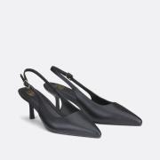 Puntige pumps in slingback leer