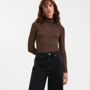 Trui in fijn tricot met rolkraag