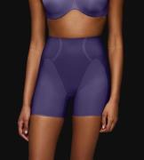 BODY MAKE-UP ILLUSION CURVE korte broek