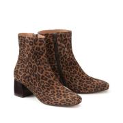 Boots Signature à talon, en cuir imprimé léopard