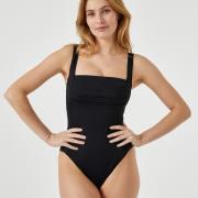 Maillot de bain, effet ventre plat