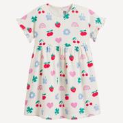 Robe imprimée à manches courtes volantées