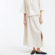 Jupon long en broderie anglaise