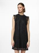 Robe en dentelle sans manches