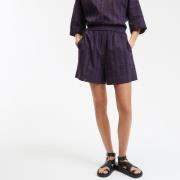 Short en broderie anglaise, taille élastiquée