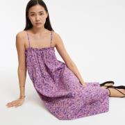 Robe évasée, imprimé floral, fines bretelles
