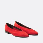 Ballerine pointue à talon plat en cuir